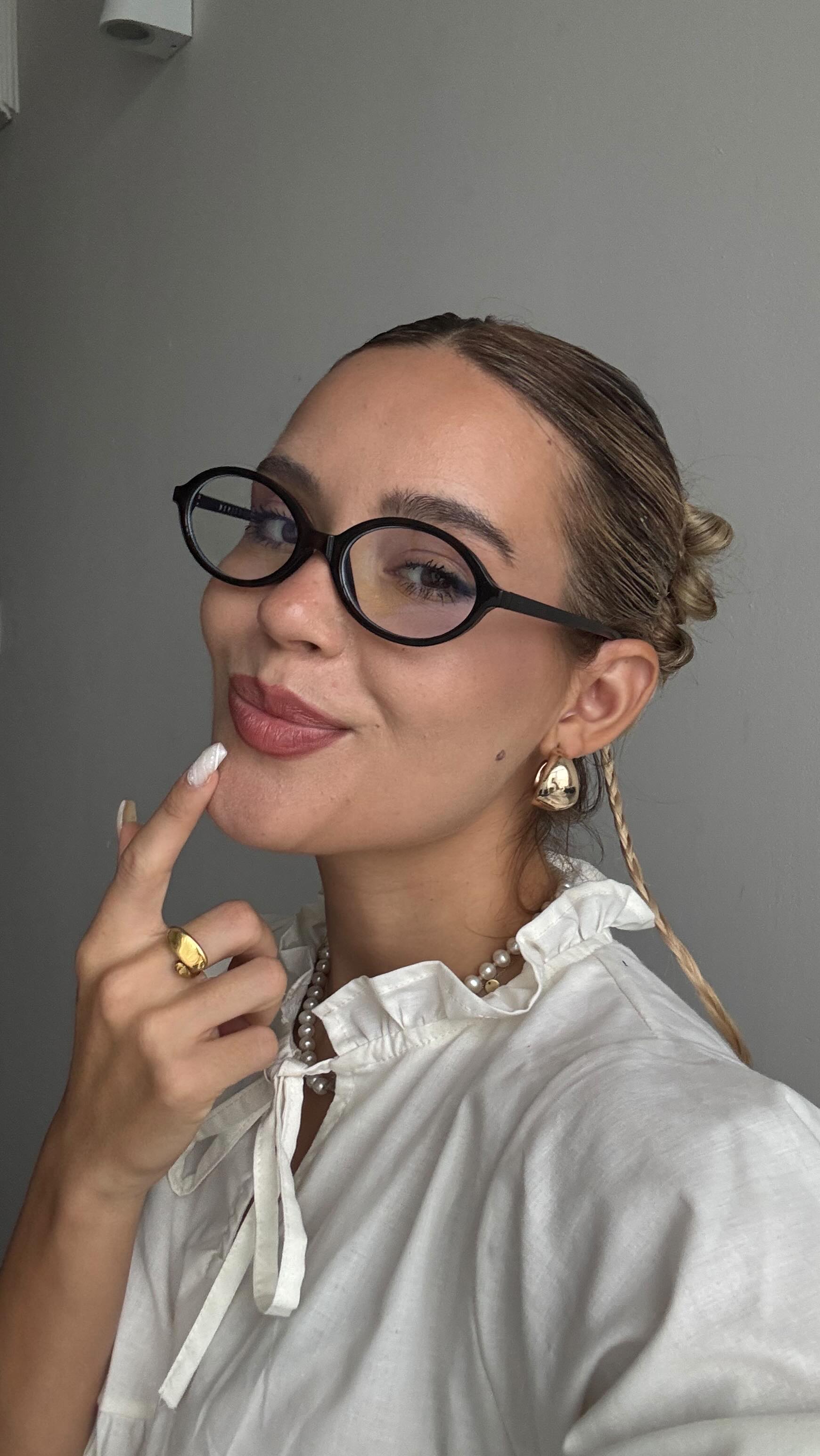 Instagram post by @yoanaadimitrowa for got2b. Caption reads: Ехоо, пак се включвам с прически (и една красавица....