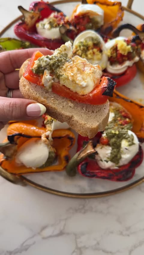 Instagram post by @spread.the.grub for Kingsford. Caption reads: [...] but comes together so easily—and @kingsford....