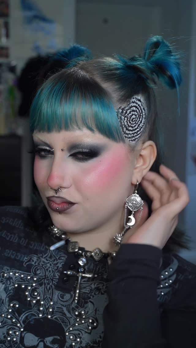 Instagram post by @pippambarnes for RCMA Makeup. Caption reads: Junji Ito Uzumaki inspired bald spot makeup!!....