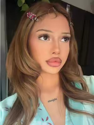 TikTok post by @d3z.xy for JOOCYEE US. Caption reads: 🕯️🦢🩰#joocyee #makeup #makeuppalette @JOOCYEE US....
