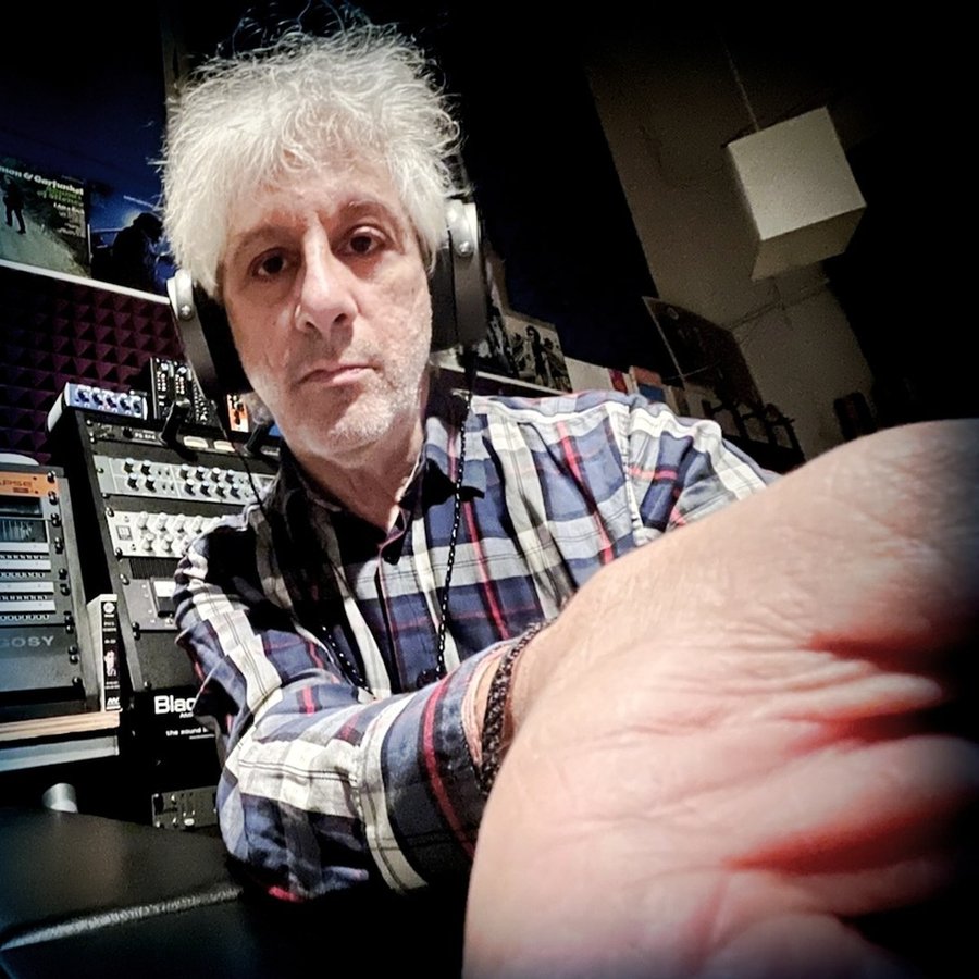 Instagram post by @leeranaldo for Audeze. Caption reads: "My main advice would be the most basic: follow....