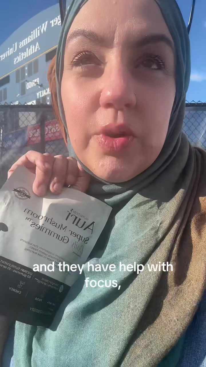 TikTok post by @hijamamama0 for Auri Nutrition. Caption reads: [...] #NaturalEnergy #dealsforyoudays @Auri....