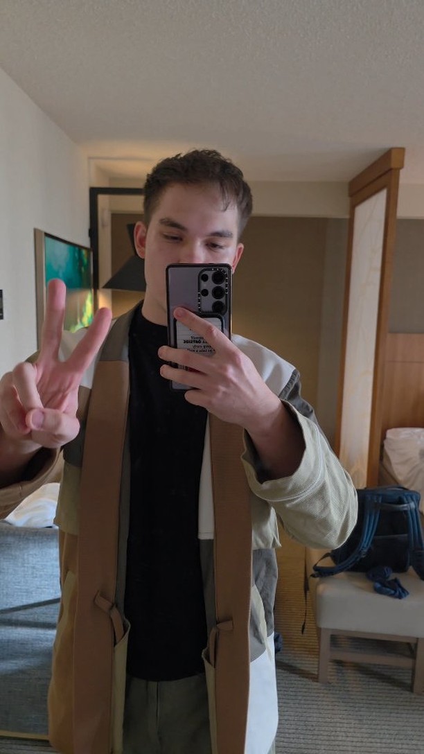 Instagram post by @heythomask for Samsung Singapore. Caption reads: SUP KREW, I GUESS THIS COUNT AS A VLOG? 🤣 Here's....