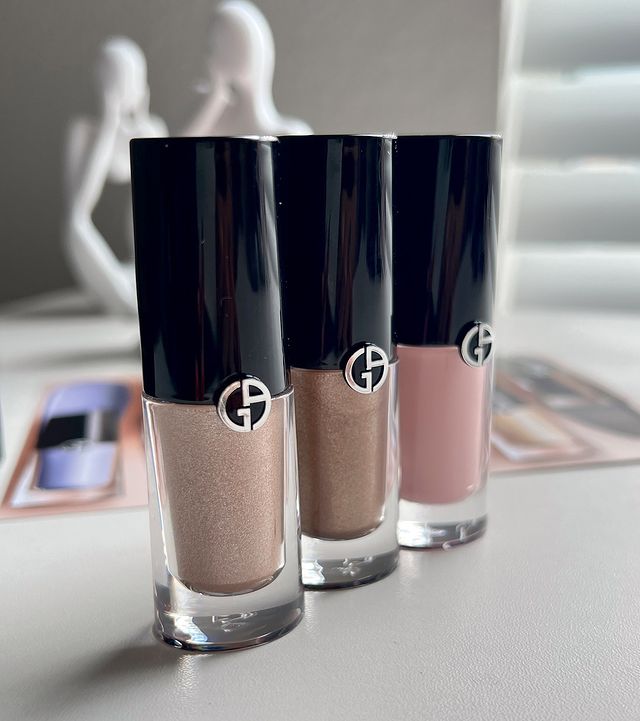 Instagram post by an influencer for Armani beauty. Caption reads: [...] Matte Liquid Eyeshadow by @armanibeauty ✨....