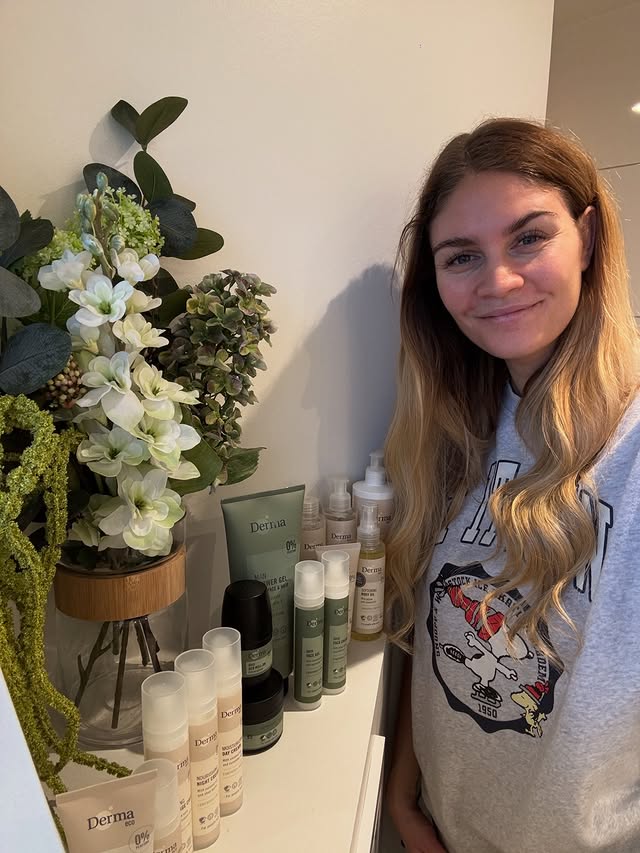 Instagram post by @sarahmosgaard_ for Derma. Caption reads: Annonce @derma_official // [...].