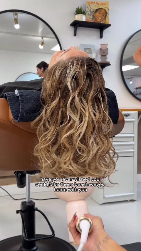 Instagram post by @sharstylescurls for DESIGNME Hair. Caption reads: [...] #SharStylesCurls #beachwaves #ad....