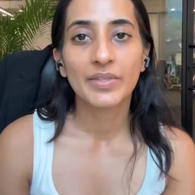 Instagram post by @vineetasng for SUGAR Cosmetics. Caption reads: @vineetasng breaks down why knowing your undertone....