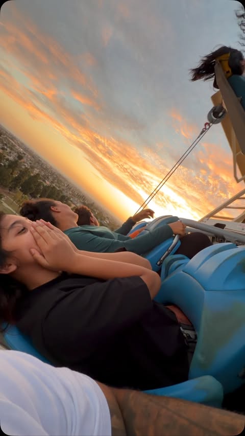 Instagram post by @lax.airplanes for Knott's Berry Farm. Caption reads: One of the best sunsets at @knottsberryfarm.
