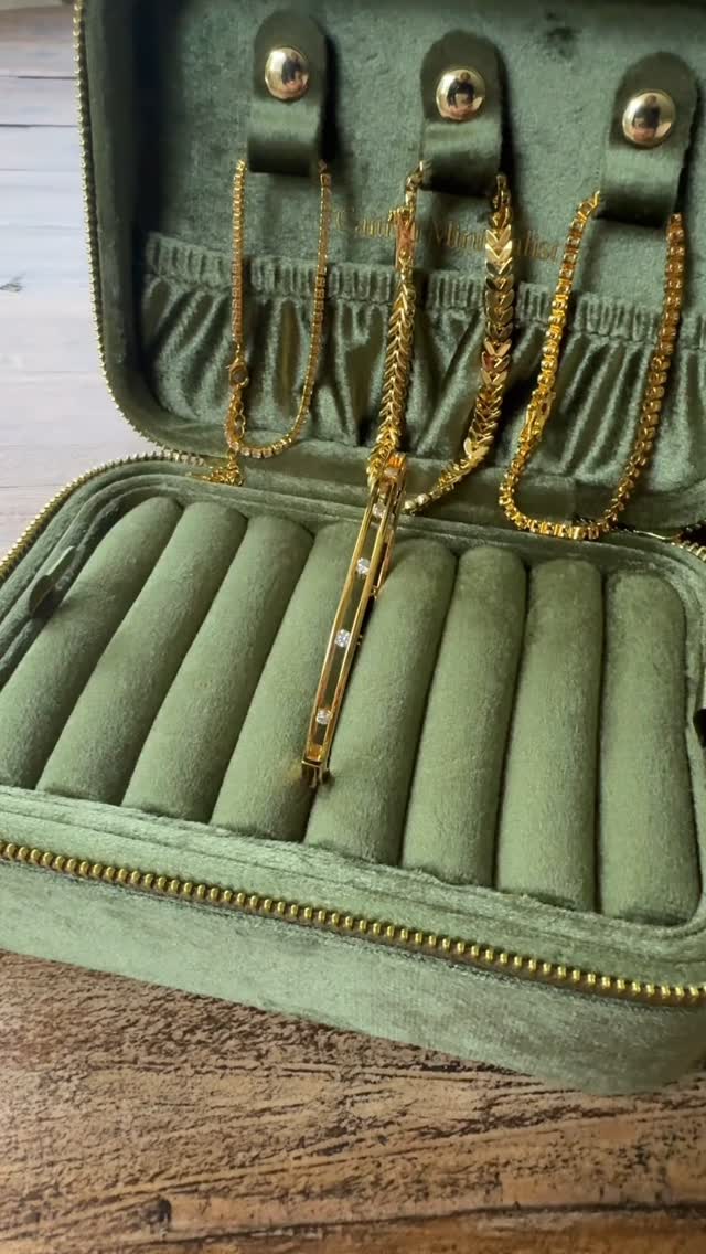 Instagram post by @fifth_and_paris for Caitlyn Minimalist. Caption reads: Jewelry for me is such a game changer.  It’s how I....