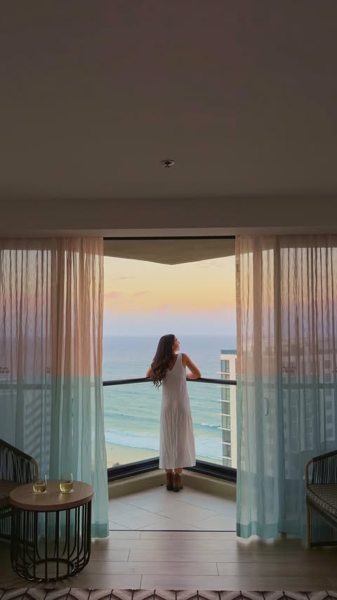 Instagram post by @lolahubner for Jetstar. Caption reads: [...] package for your next trip 🌴With Jetstar....