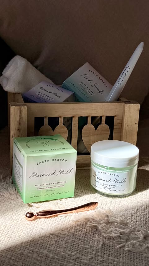 Instagram post by @ladyessegici for Earth Harbor. Caption reads: My #musthave @earthharbor Discover MERMAID MILK....