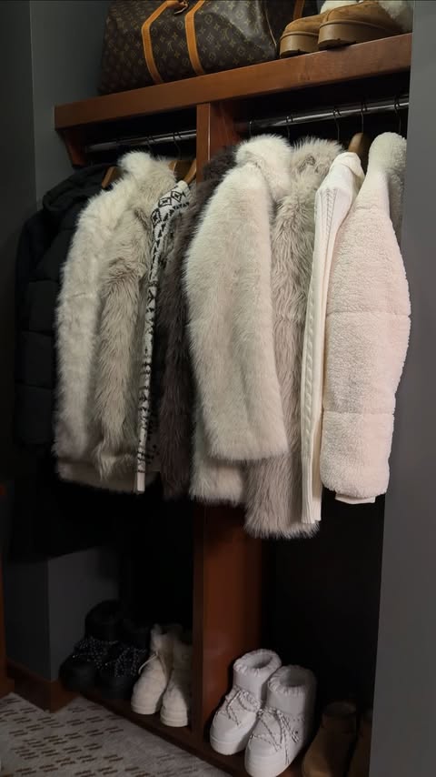 Instagram post by @mobinapeiman for Ardene. Caption reads: I love a girly night 

#holidays #holidayoutfits....