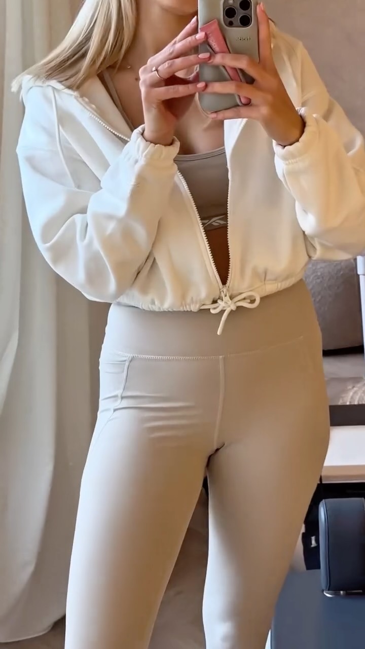 Instagram post by @zuzabaloniak for MODIVO. Caption reads: [...] 
@reebok x Ewa....