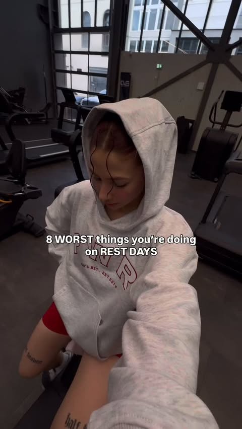 Instagram post by @angeeelina.fit for Women's Best. Caption reads: [...] without noticing 😭

BUT FIRST 💕....