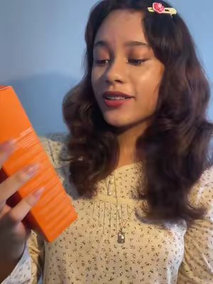 TikTok post by @sweetmarii.e for Nineless. Caption reads: NUEVO PR📦@YesStyle @NINELESS ✨💖🛍️ #unboxing....