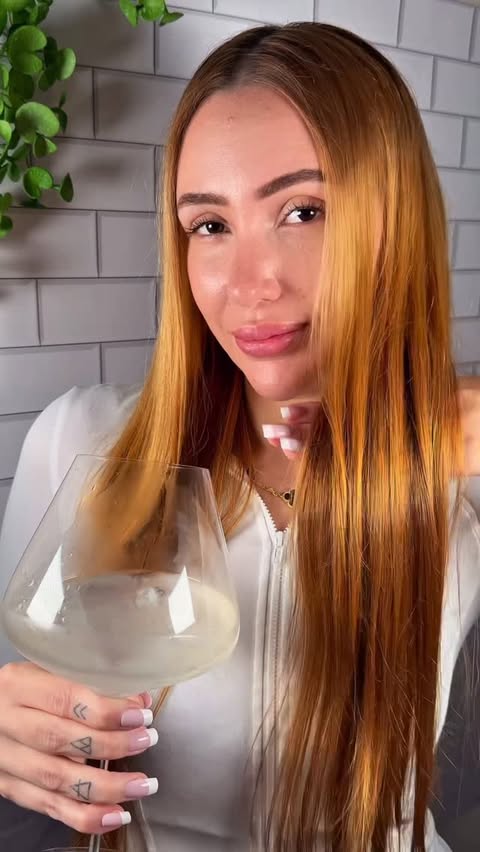 Instagram post by @brunellaguidaa for Amazon. Caption reads: [...] made such a difference 🤍 Shop now on my....