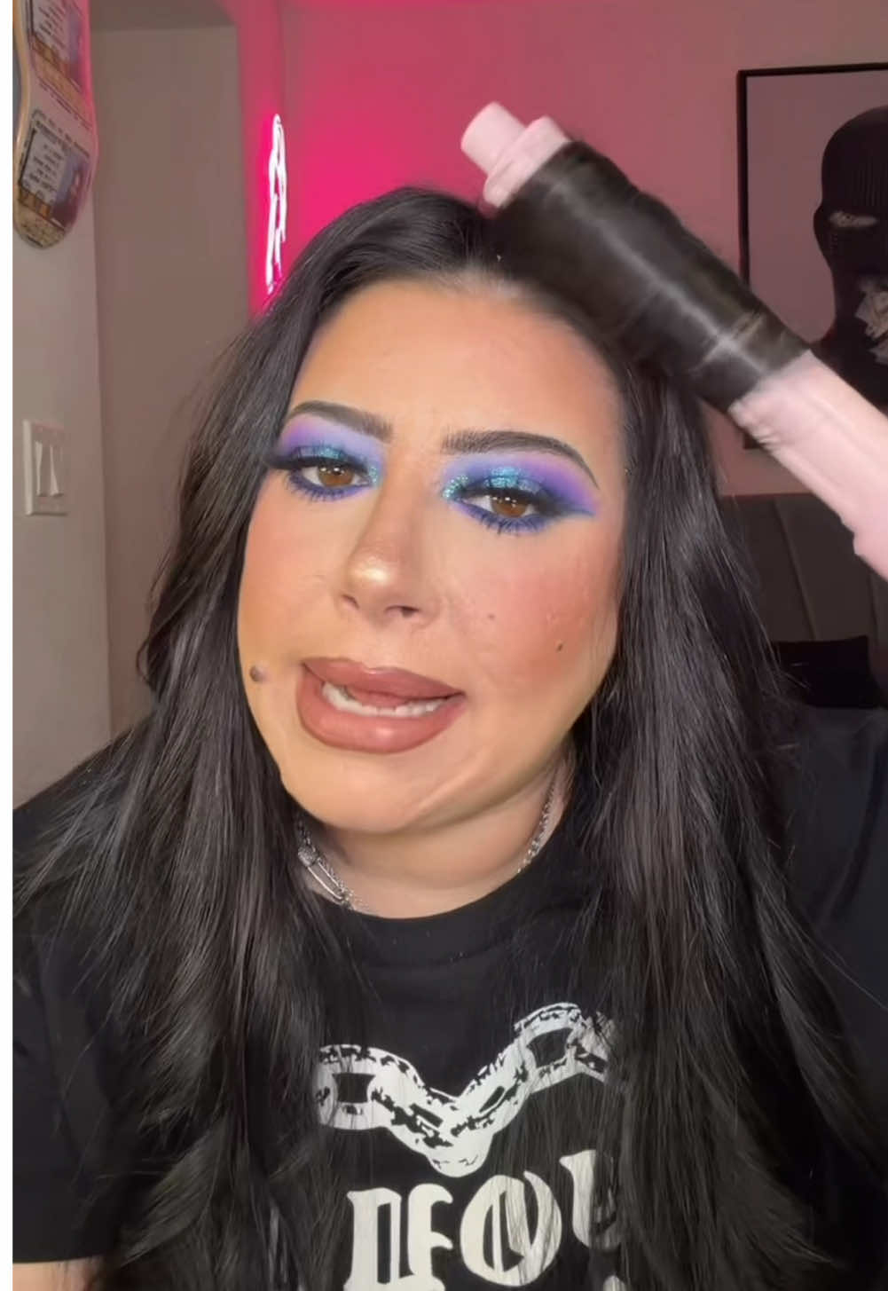 TikTok post by @tayloranngallo for FoxyBae Hair. Caption reads: No rollers. No clips. No problem. @FoxyBae Hair....