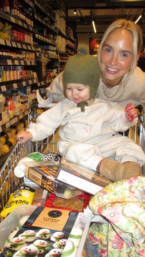 Instagram post by @esterapawlak for WaterWipes. Caption reads: ad The 3pm dark afternoons are making it pretty....