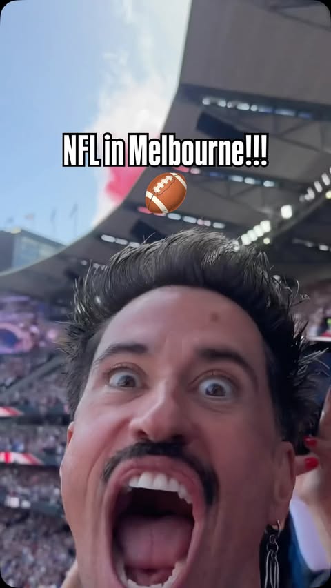 Instagram post by @lukeandsassyscott for Visit Melbourne. Caption reads: [...] 100,000 people! Rams vs 49ers 🏈....