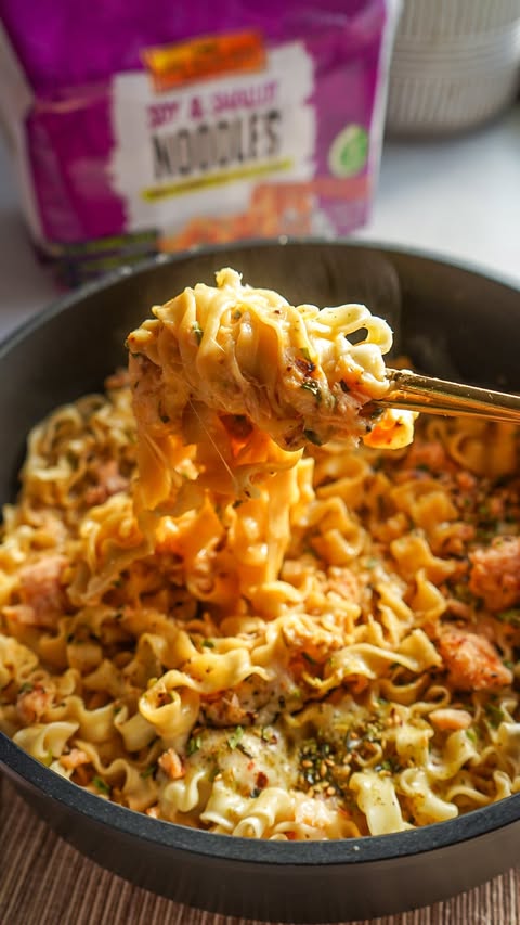 Instagram post by @purelyliving.bymaria for Lee Kum Kee. Caption reads: [...] and seriously delicious! 🍜✨ #ad Using....
