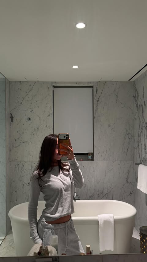 Instagram post by @leahleclerc for Therabody. Caption reads: [...] the best gift to give someone!! @therabody....