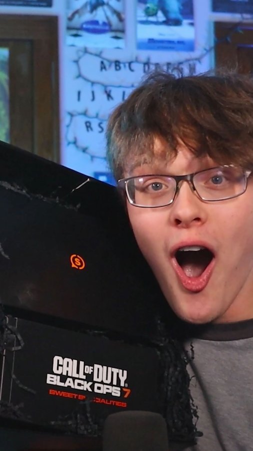 Instagram post by @dravenreacts for Call of Duty. Caption reads: [...] Package 🤯🔥 #dravenreacts #blackops7....