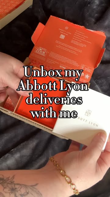 Instagram post by @curvy_crazy_cute for ABBOTT LYON. Caption reads: Unbox my latest @abbottlyon deliveries with me 🥰....