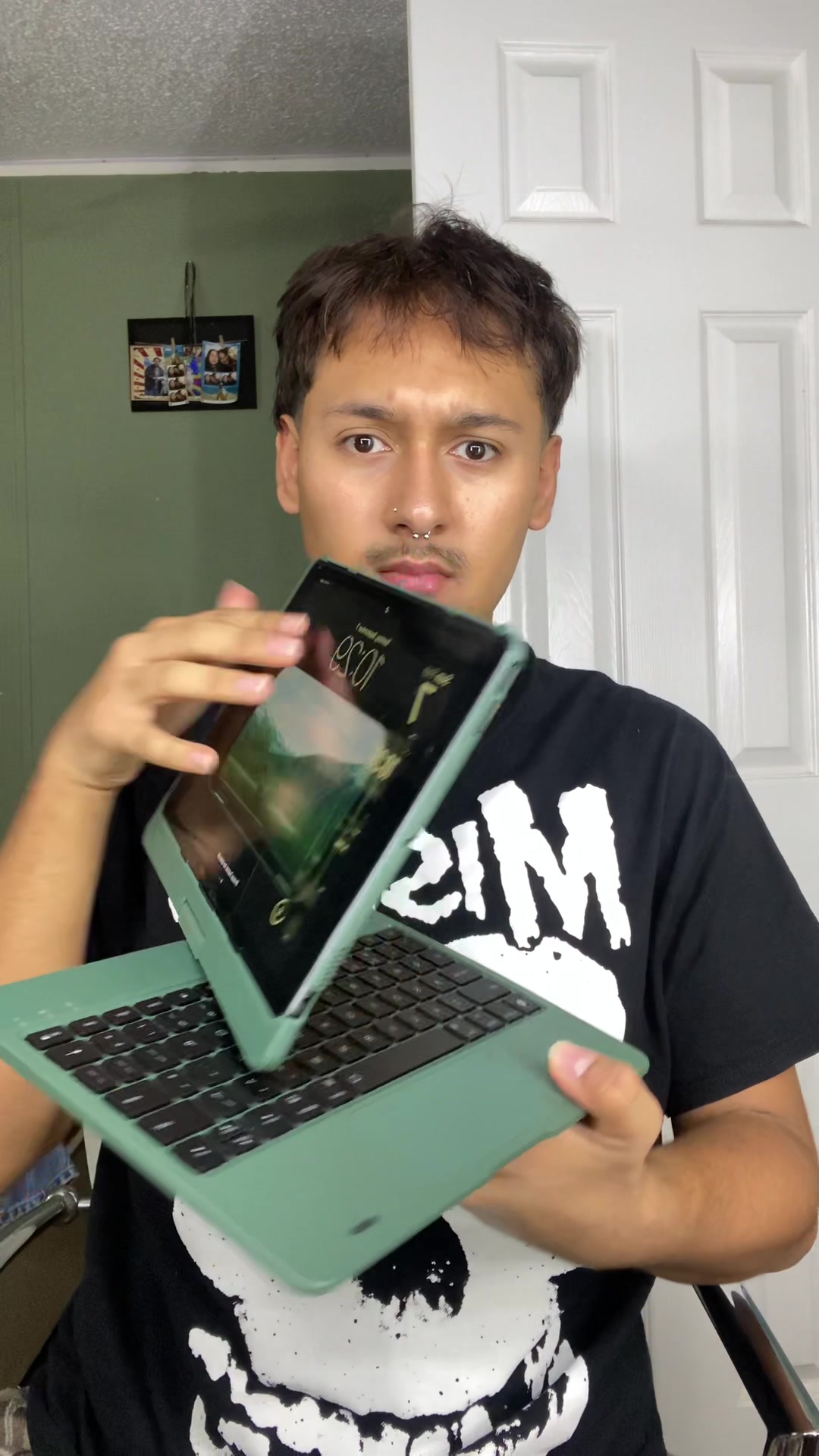 TikTok post by @mariosblue for Typecase. Caption reads: [...] #ipadcasewithkeyboard #kindlecase #typecase....