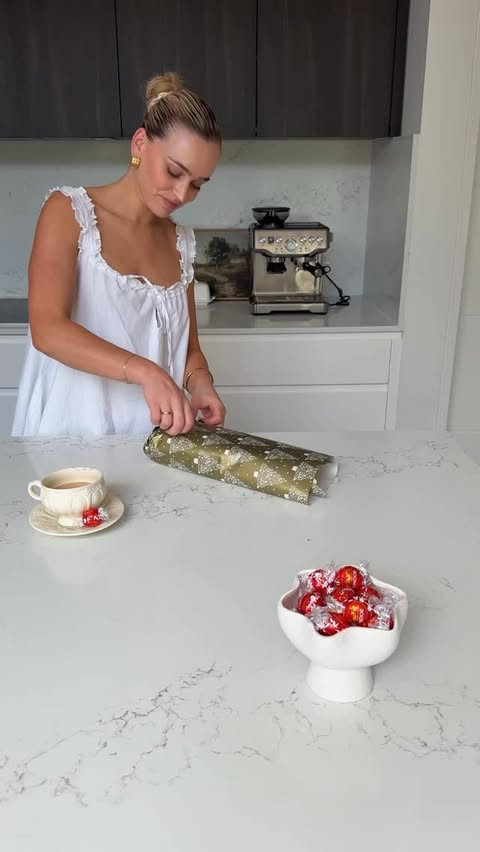 Instagram post by @charli.ralph for Lindt. Caption reads: Taking a moment for me this Christmas with....