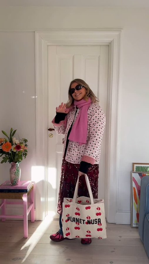 Instagram post by @miestange for Planet Nusa. Caption reads: [...] onsdag i Valentines styles fra @planetnusa....