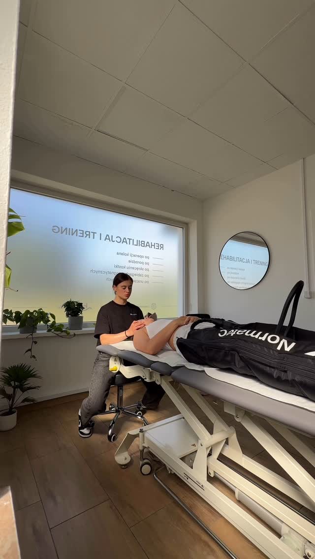 Instagram post by @suziebandit for Starbucks Chilled Coffee. Caption reads: dzień ósmy! 

tu jeszcze myślałam, że im dalej w....