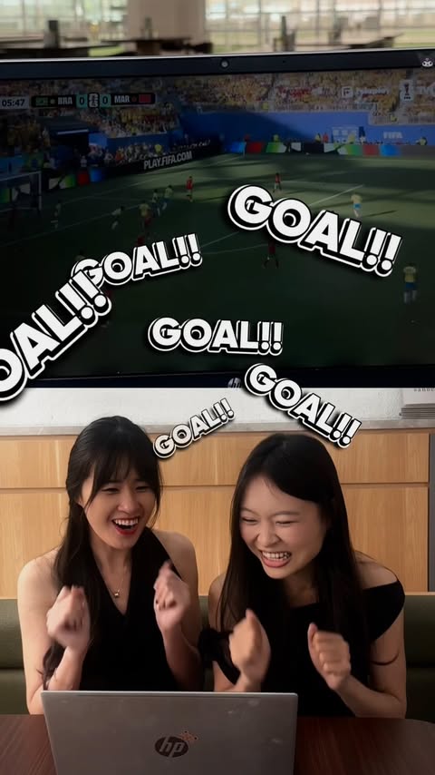 Instagram post by @tmracynthia for CloseUp Arabia. Caption reads: ⚽Nobar makin seru kalau napas tetap fresh! 💛....