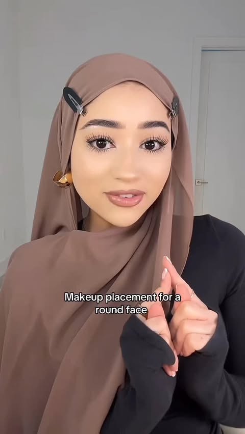 Instagram post by @by.imanx for COVERGIRL. Caption reads: Makeup placement for a round face using @covergirl....