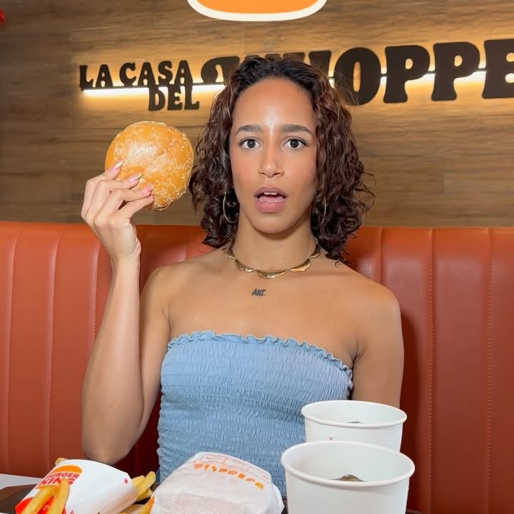 Instagram post by @gabylmp for BURGER KING. Caption reads: CHICOS EFECTIVAMENTE, EN ESTE PERFIL NUNCA SE....