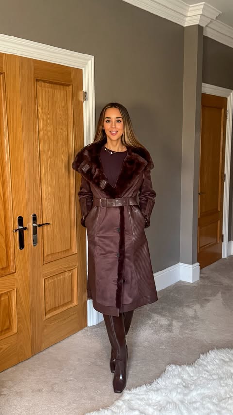 Instagram post by @dr_emily_official for Topshop. Caption reads: [...] think? 🤎

Dress: @riverisland 
Tights:....