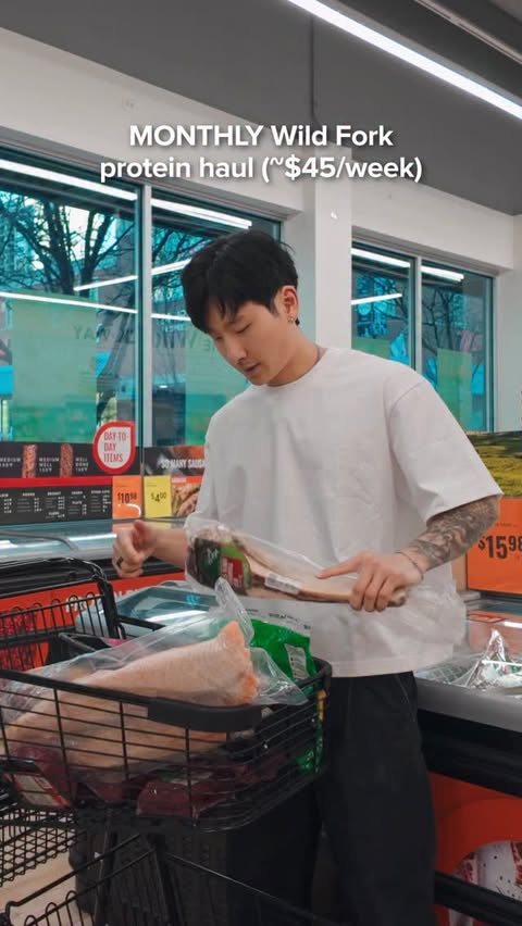 Instagram post by @leoxlsb for Wild Fork Foods. Caption reads: [...] my macros every day

Big shoutout to....