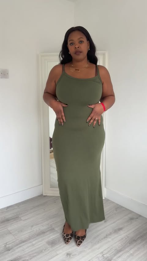 Instagram post by @iammariahnc for Brabic. Caption reads: 🖤🖤 | @brabic__official 
 
 ▶️ Discount Code: ✨....