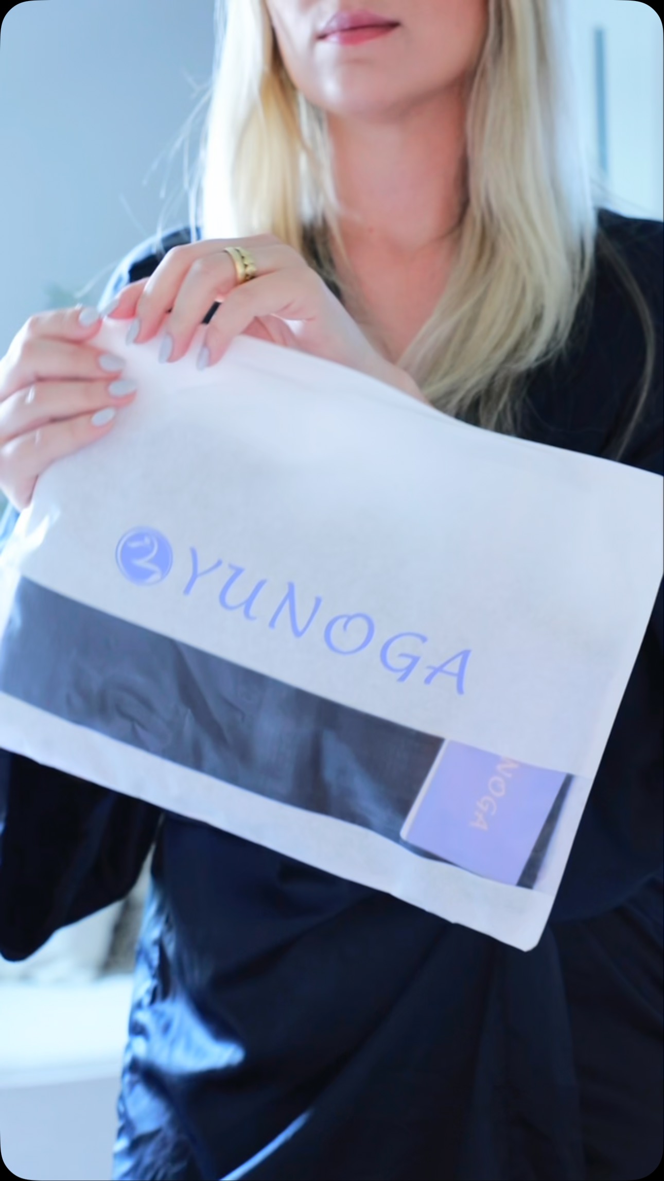 Instagram post by @carolinaabdala for YUNOGA SPORTS. Caption reads: There’s nothing better than feeling safe and....