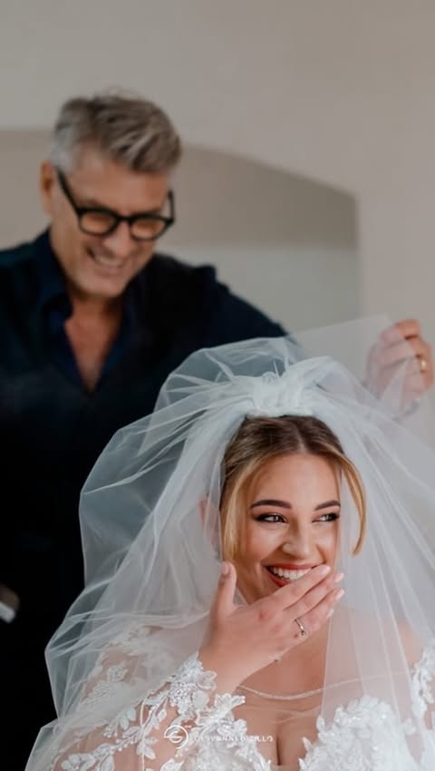 Instagram post by @gigiparrucchiere for Wella. Caption reads: [...] #cosicometivuoi #specialbride #wellahair....