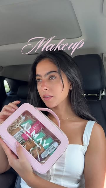 Instagram post by @anakarennald for ALMAY. Caption reads: [...] bonito que te deja la piel esta base??....