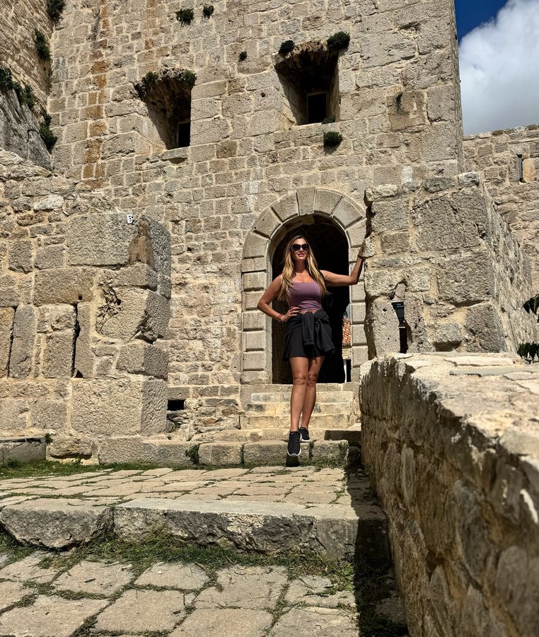 Instagram post by @jolenegoring for Senita Athletics. Caption reads: 🐉 Channeling my inner Khaleesi at the Klis....