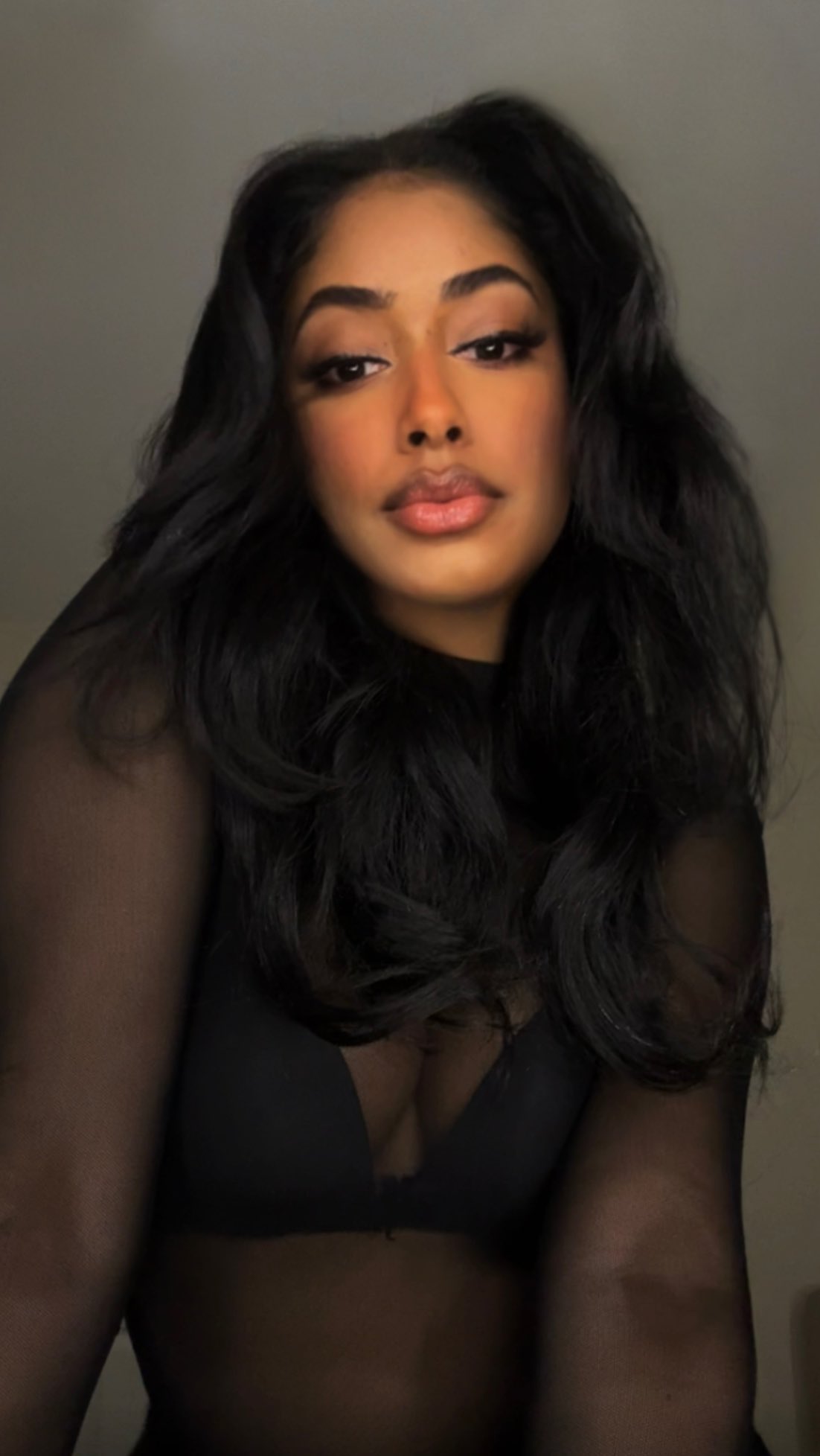 Instagram post by @ambar.penelope for Knix. Caption reads: ⚠️ Knix= 11 tampons actually* & I’m going through....