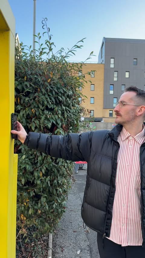 Instagram post by @im.tiagofrg for MagBak. Caption reads: MagBak @magbakofficial for iPhone 17 + other [...].