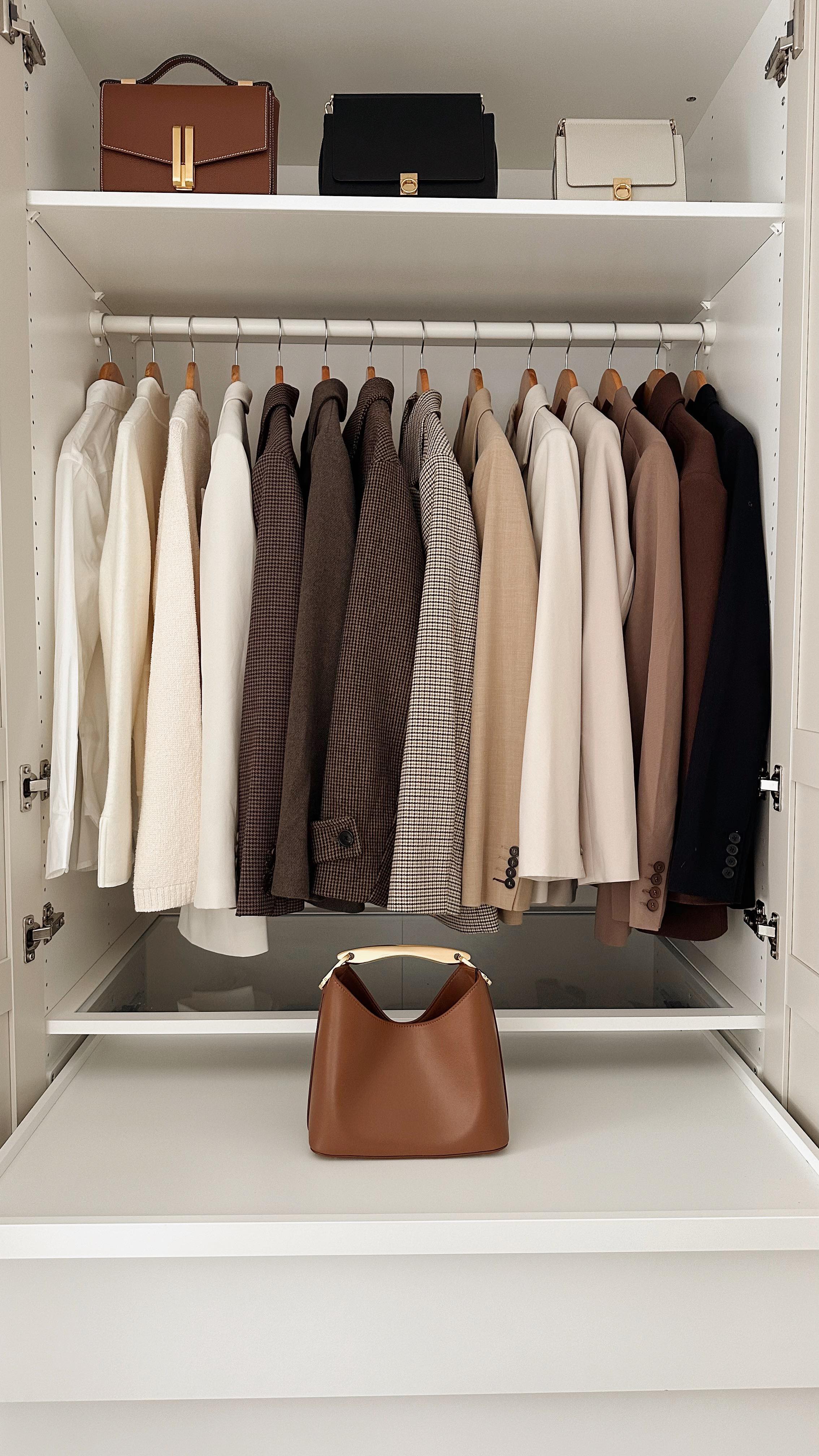 Instagram post by @flissnoakes for Elleme. Caption reads: [...] bag 🫶🏼 save for inspo 📌 

Bag is @elleme....