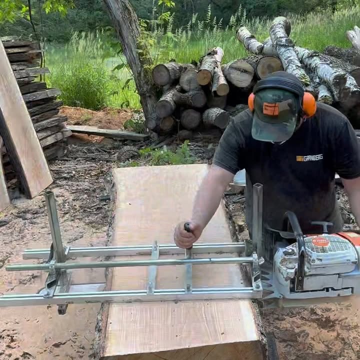 Instagram post by @foxridgeslabs for RZ Mask. Caption reads: [...] I protected my lungs with the RZM3 from....