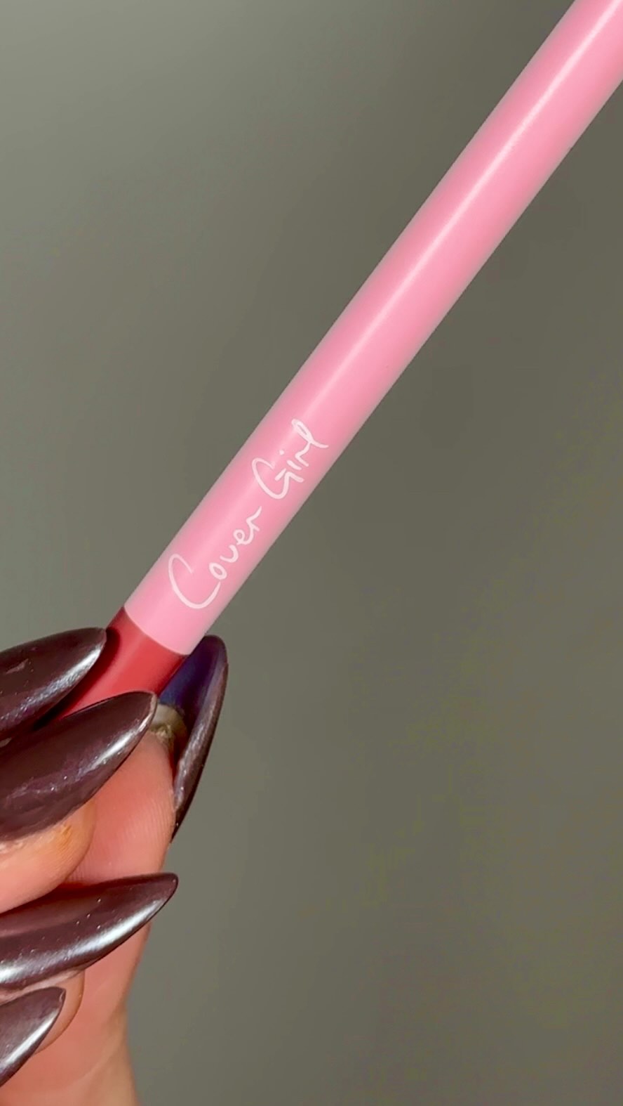 Instagram post by @bynic0le for Doll Beauty. Caption reads: The new @__dollbeauty_ lip liner collection💗
I’m....