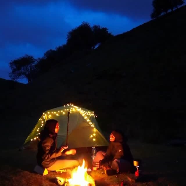 Instagram post by @adventureswithamina for Duracell. Caption reads: AD | No power. No signal. Just the....