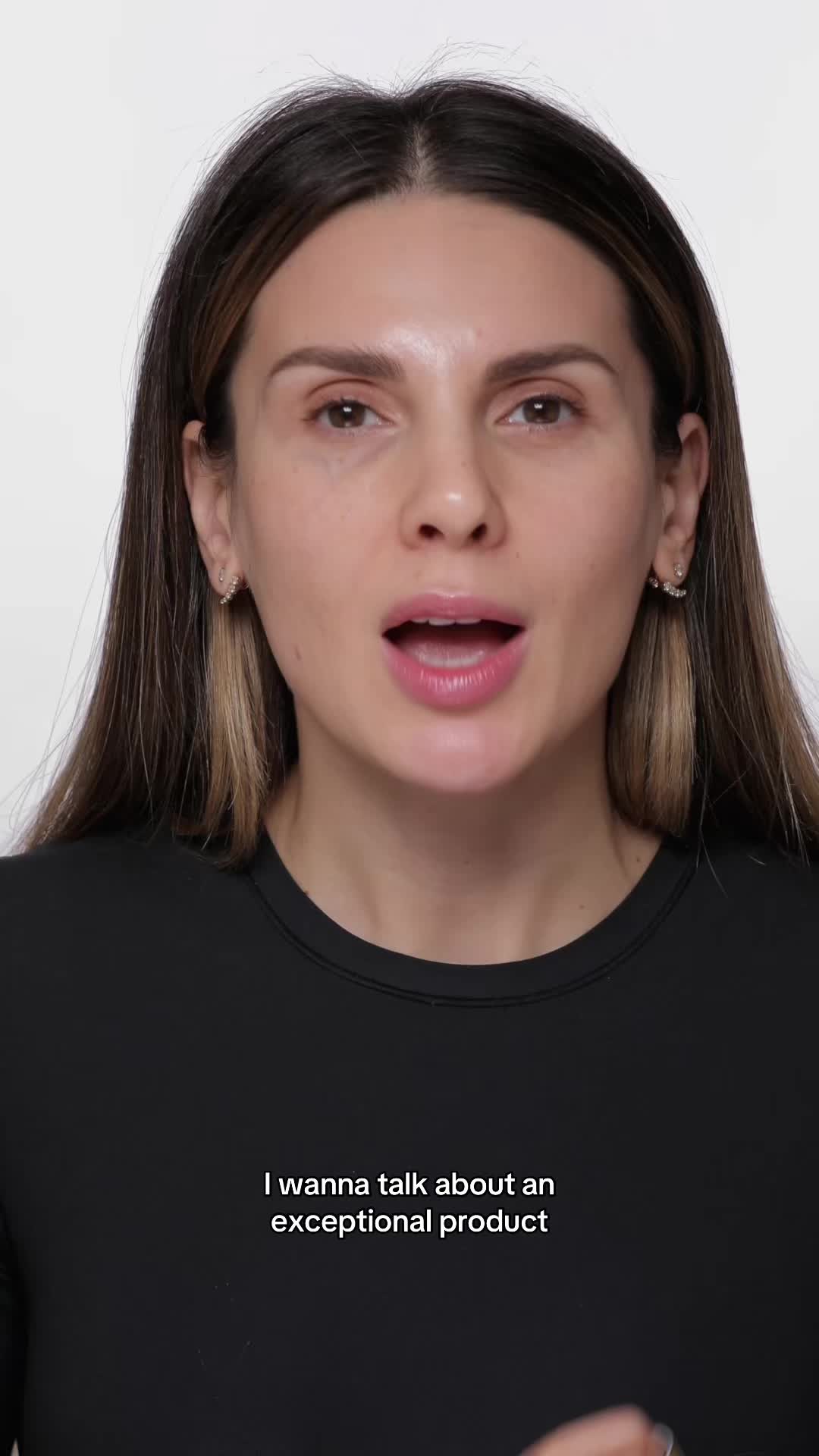 TikTok post by @aliandreeamakeup for Beautyblender. Caption reads: Over two decades ago, @Beautyblender transformed....