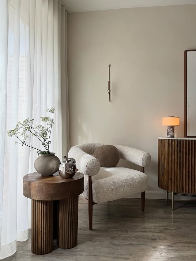 Instagram post by @home_of_harris for William Wood Mirrors. Caption reads: May 🎥 . Happy Monday and new month to you 🫶🏼 .....