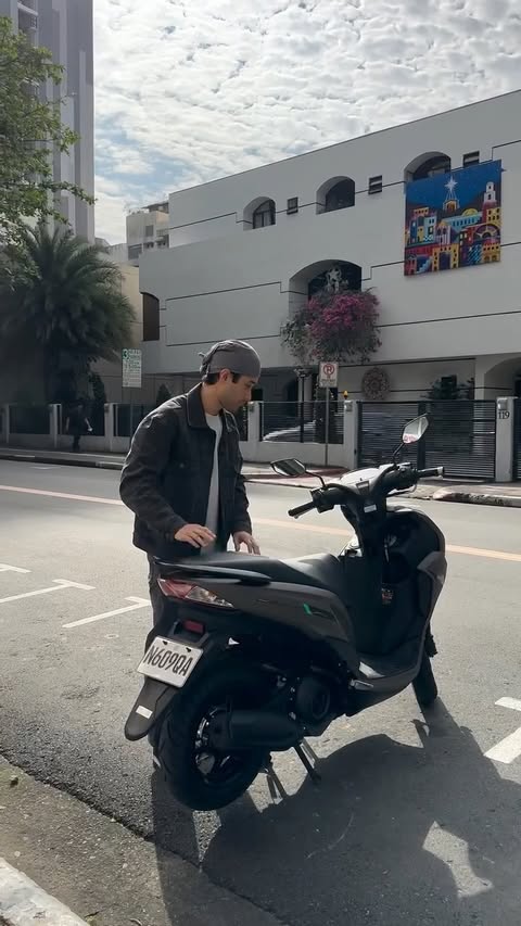 Instagram post by @kevinvty for Yamaha Motor. Caption reads: Mabilis and stealthy kumilos with the Yamaha Mio....